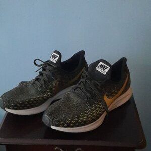 Nike Zoom Pegasus 35 Metallic Gold & Black Running  Athletic Sneakers Size 8.5.